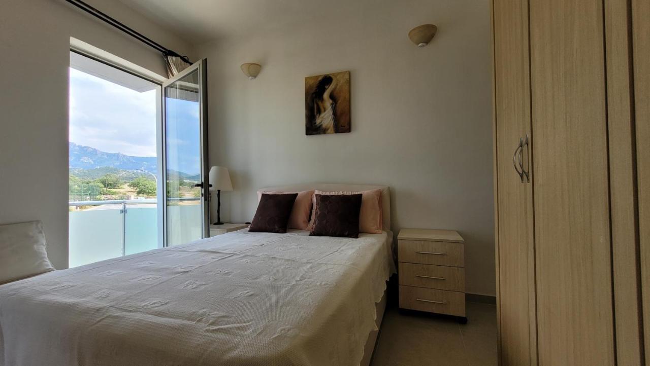 Sea And Mountain View Beachfront Penthouse Yali Eksteriør bilde